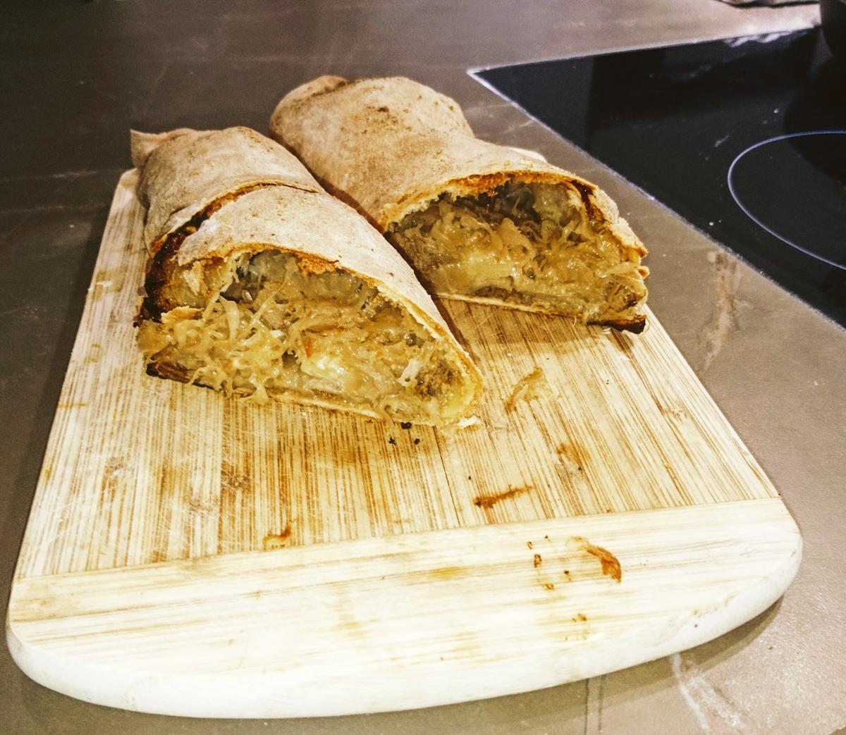 Kraut-Leberwurst Strudel in zwei Varianten - kochbar Challenge 11.0 (November 2020) - Rezept - Bild Nr. 2