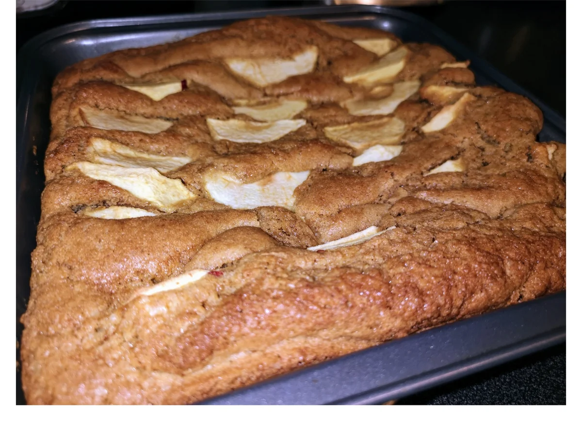 Rezept: BiNe` S FLUFFIGER APFELKUCHEN Bild Nr. 3 BiNe` S FLUFFIGER APFELKUCHEN - Rezept - Bild Nr. 3