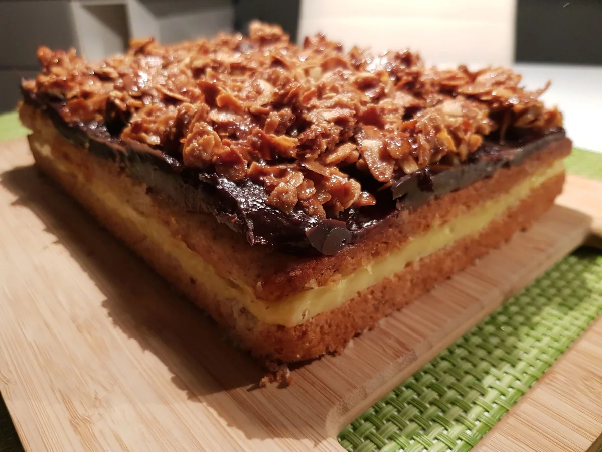 Mandel-Pudding-Kuchen mit Krokant-Haube - Rezept - Bild Nr. 3