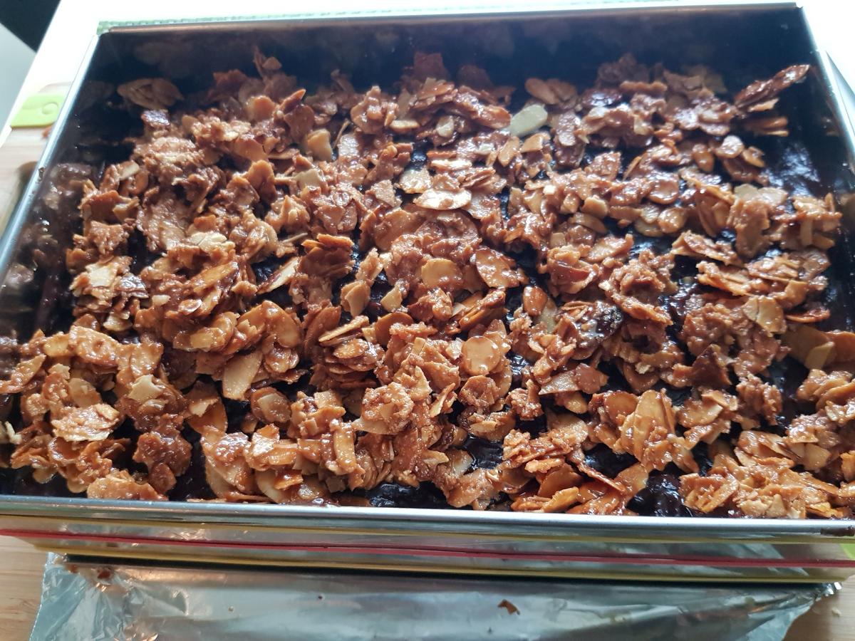 Mandel Pudding Kuchen mit Krokant Haube - einfach - von barbara62