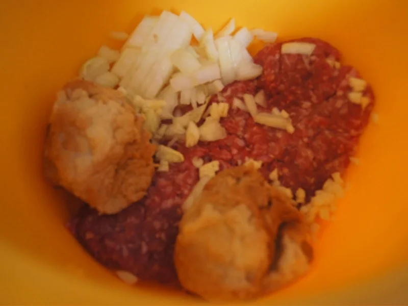 Rezept: Frikadellen mit Steinpilzen, Rahmkohlrabi und Drillingen Bild Nr. 4 Frikadellen mit Steinpilzen, Rahmkohlrabi und Drillingen - Rezept - Bild Nr. 4