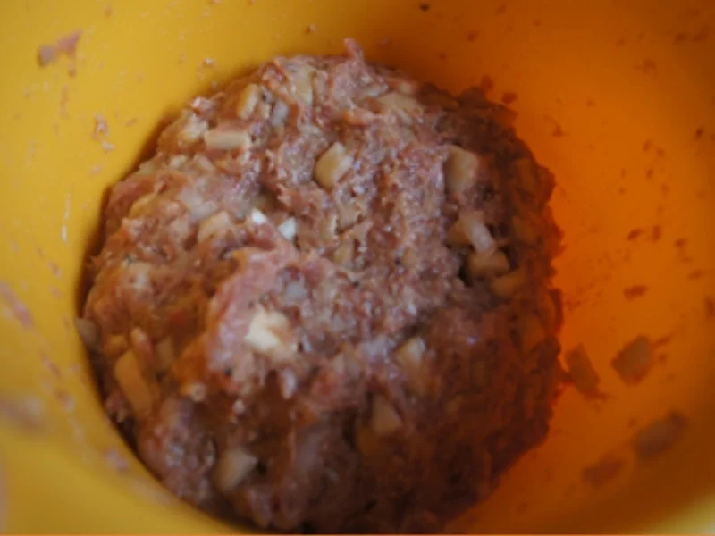 Rezept: Frikadellen mit Steinpilzen, Rahmkohlrabi und Drillingen Bild Nr. 6 Frikadellen mit Steinpilzen, Rahmkohlrabi und Drillingen - Rezept - Bild Nr. 6