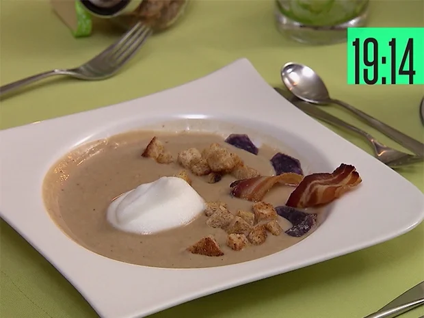 Rezept: Maronensüpple mit Milchschaum, Croûtons und Chips Bild Nr. 2 Maronensüpple mit Milchschaum, Croûtons und Chips - Rezept - Bild Nr. 2