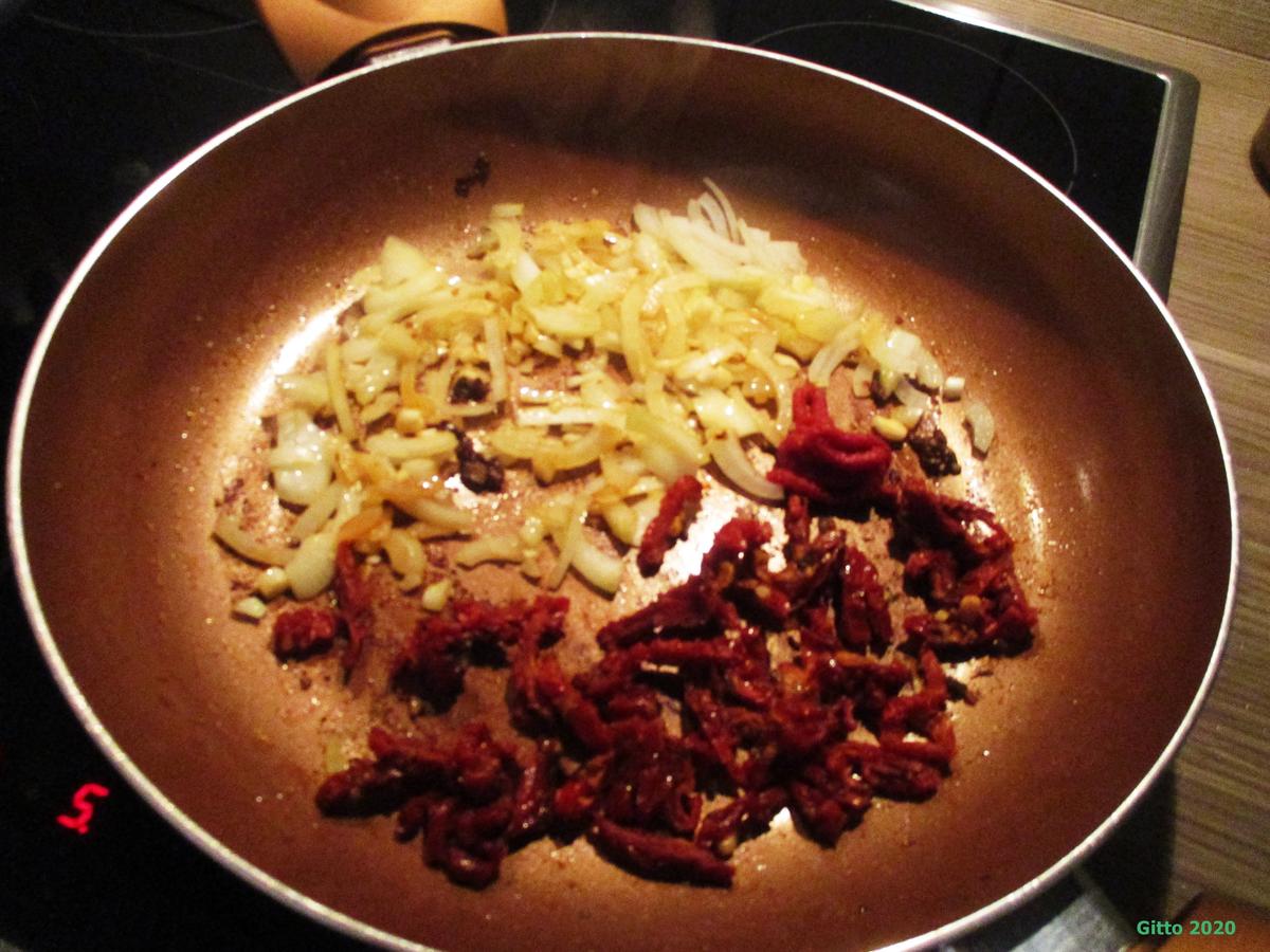 Hähnchenfilet mit Tomaten und Spinat in cremiger Käsesoße - Rezept - Bild Nr. 5