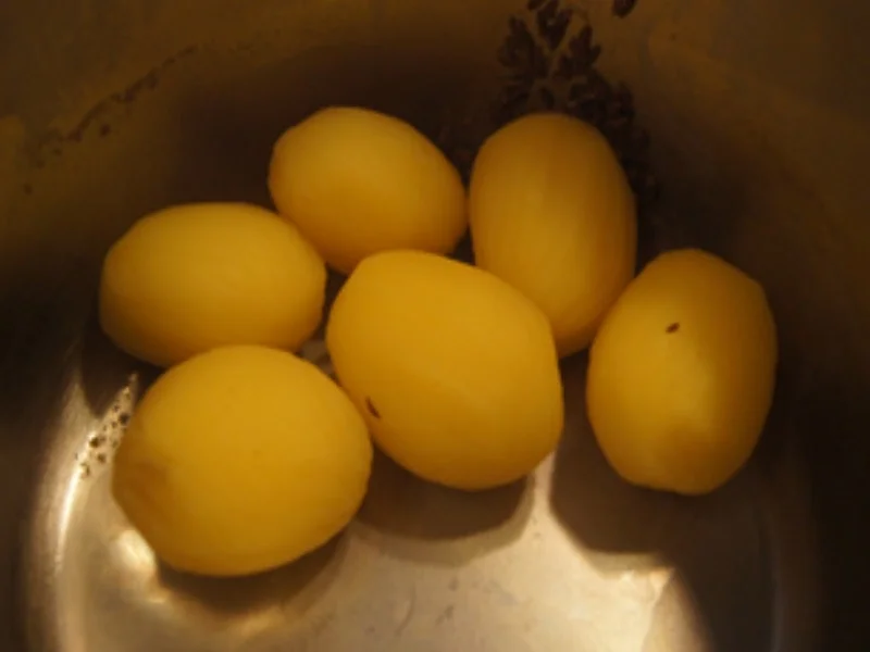 Forelle Müllerin mit Rote-Bete-Gemüse und Curry-Drillingen - Rezept - Bild Nr. 20