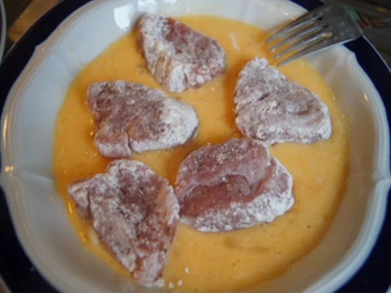 Schweinefiletschnitzelchen mit gebratenen Steinpilzen und Kürbispüree - Rezept - Bild Nr. 8