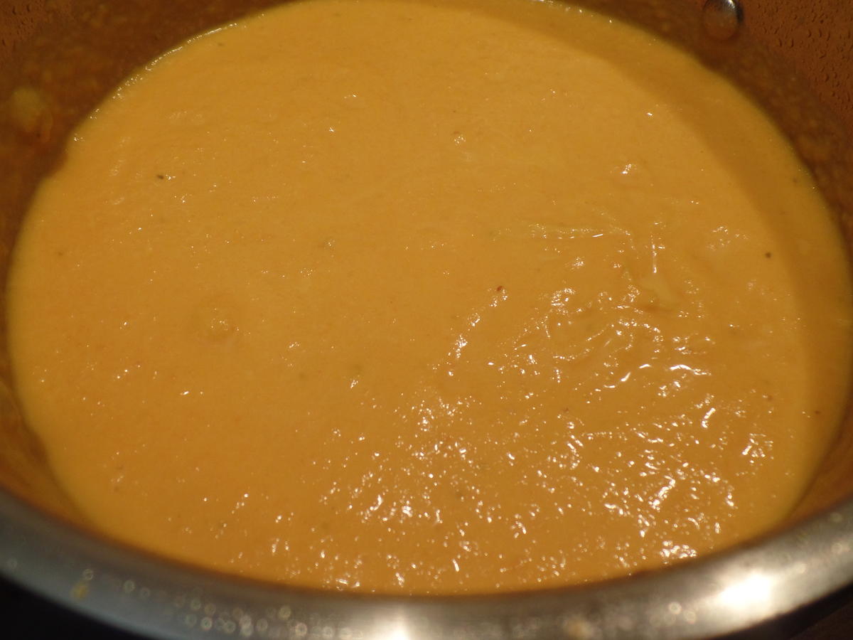 Möhren-Mango-Ingwer-Suppe mit Sesam und Schwarzkümmel - Rezept - Bild Nr. 11781