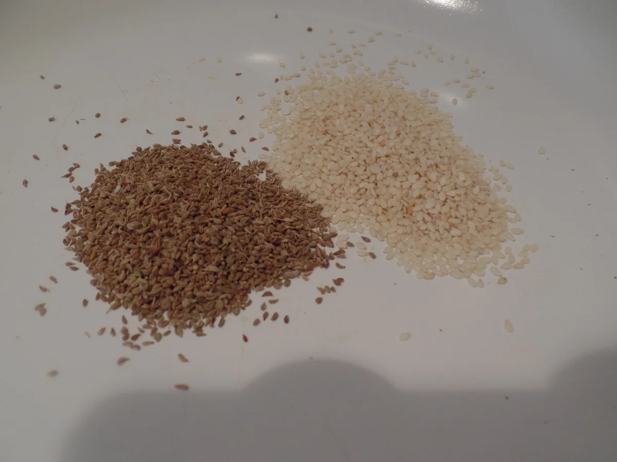 Rezept: Möhren-Mango-Ingwer-Suppe mit Sesam und Schwarzkümmel Bild Nr. 11782 Möhren-Mango-Ingwer-Suppe mit Sesam und Schwarzkümmel - Rezept - Bild Nr. 11782