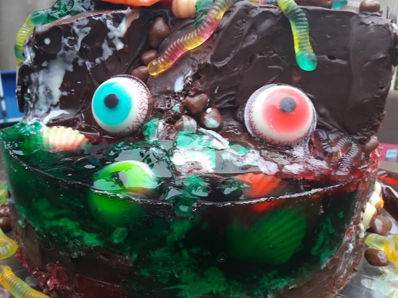 Halloween-Grusel-Insel-Torte - Rezept - Bild Nr. 4