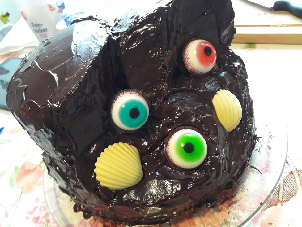 Halloween-Grusel-Insel-Torte - Rezept - Bild Nr. 17