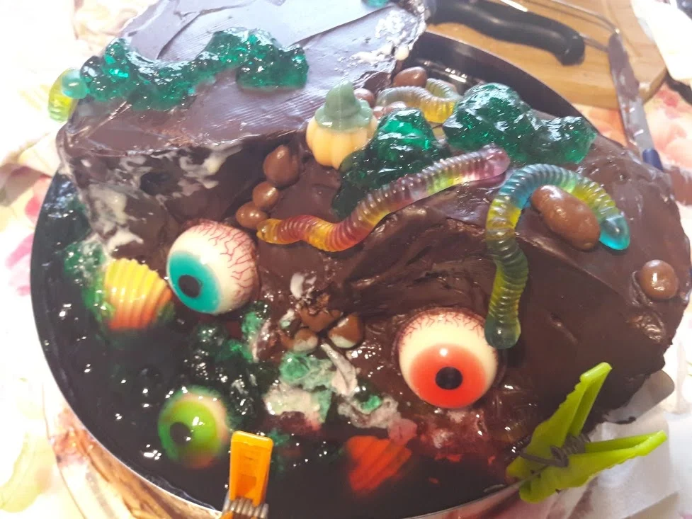 Halloween-Grusel-Insel-Torte - Rezept - Bild Nr. 21