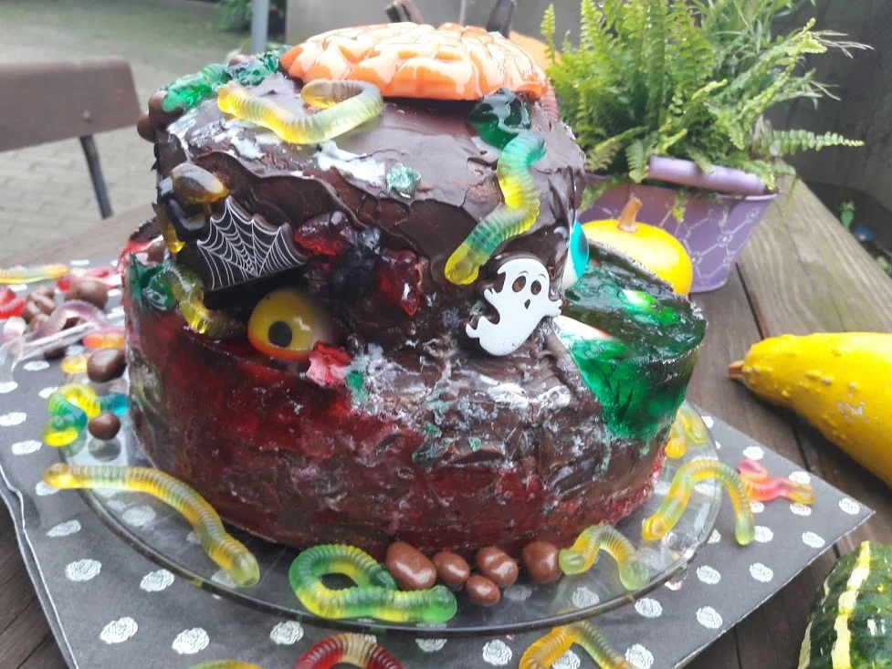 Halloween-Grusel-Insel-Torte - Rezept - Bild Nr. 23