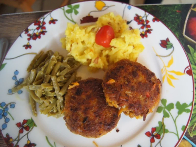 Kürbis-Frikadellen mit Prinzess-Bohnen und herzhaften Kartoffelstampf - Rezept - Bild Nr. 2