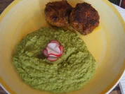 Asiatisch gewürztes Erbsenpüree mit Kürbis-Frikadellen - Rezept - Bild Nr. 2