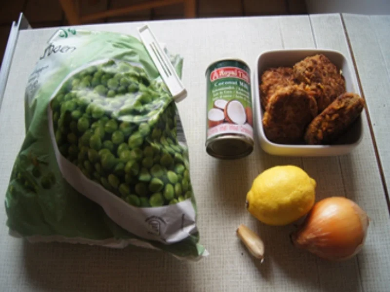 Asiatisch gewürztes Erbsenpüree mit Kürbis-Frikadellen - Rezept - Bild Nr. 3