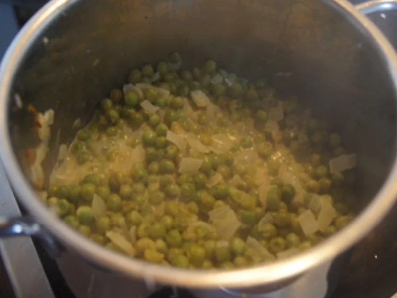 Asiatisch gewürztes Erbsenpüree mit Kürbis-Frikadellen - Rezept - Bild Nr. 6