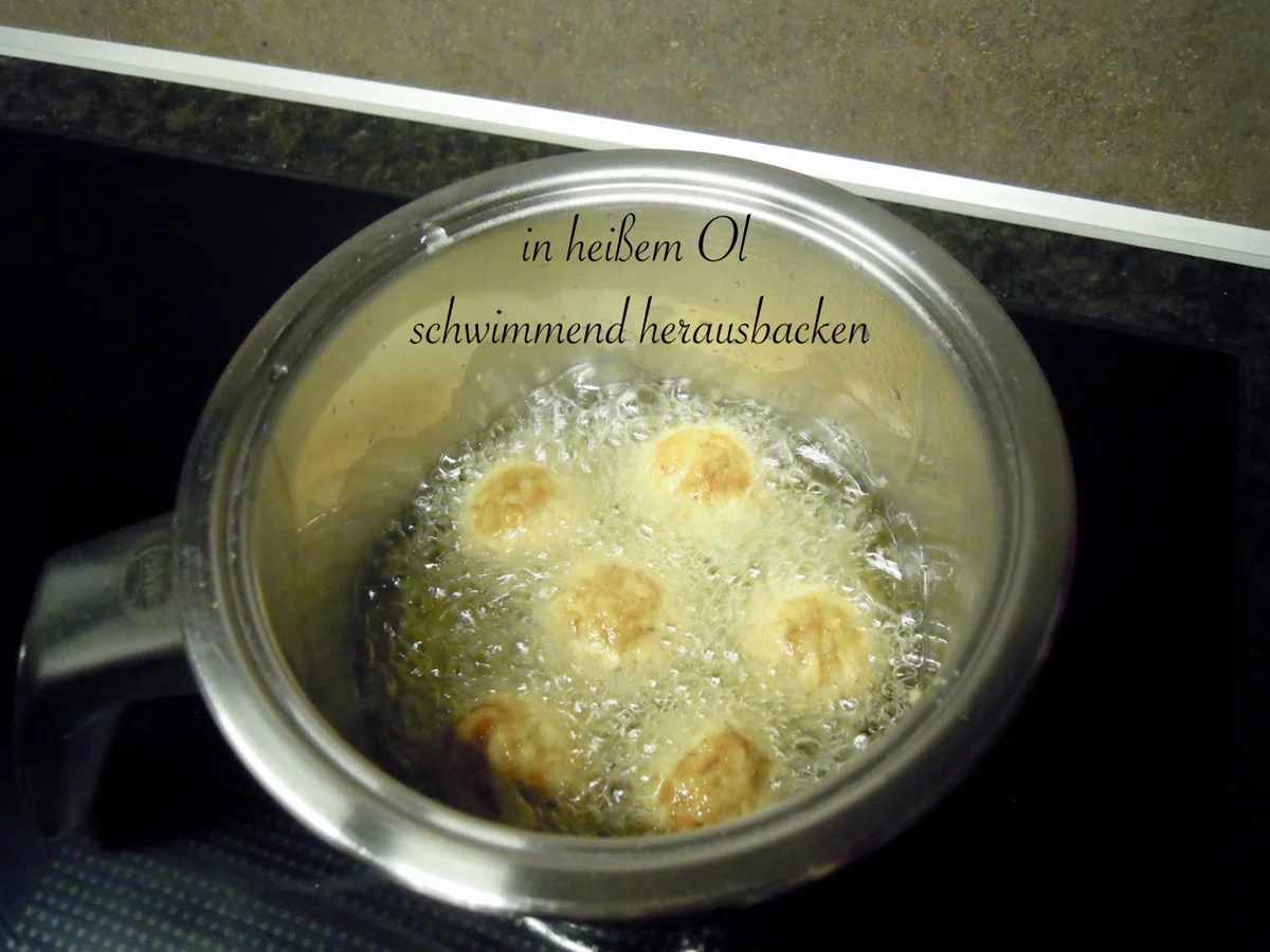 Rezept: Wiener Kipferl Knödel Bild Nr. 12 Wiener Kipferl Knödel - Rezept - Bild Nr. 12