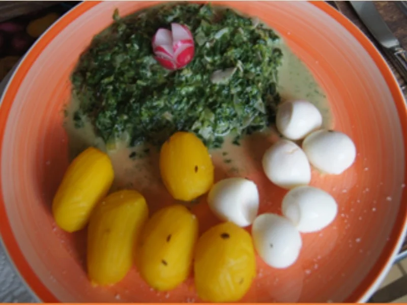 Rezept: Wachteleier mit herzhaften Rahmspinat und Drillingen Bild Nr. 2 Wachteleier mit herzhaften Rahmspinat und Drillingen - Rezept - Bild Nr. 2