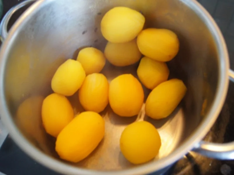 Rezept: Wachteleier mit herzhaften Rahmspinat und Drillingen Bild Nr. 11830 Wachteleier mit herzhaften Rahmspinat und Drillingen - Rezept - Bild Nr. 11830