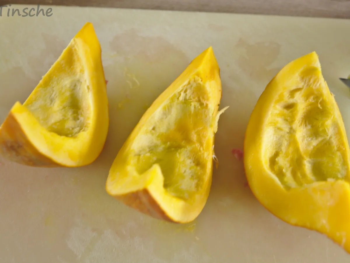 Gefüllter Kürbis mit Hackfleisch & Blauschimmelkäse im Speckmantel - Rezept - Bild Nr. 2