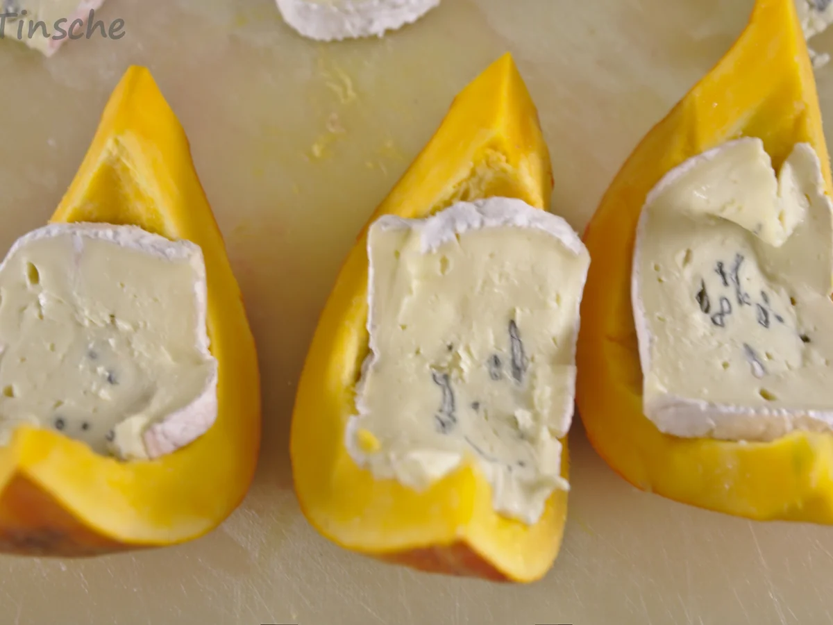 Gefüllter Kürbis mit Hackfleisch & Blauschimmelkäse im Speckmantel - Rezept - Bild Nr. 3
