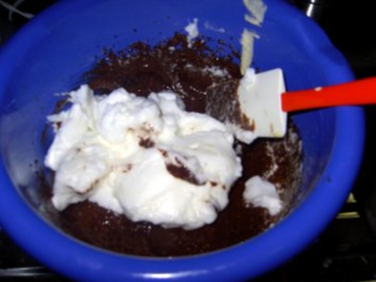 Der perfekte Schokoladenkuchen - schnell & einfach - 447 kcal/100g Der perfekte Schokoladenkuchen - schnell & einfach - 447 kcal/100g