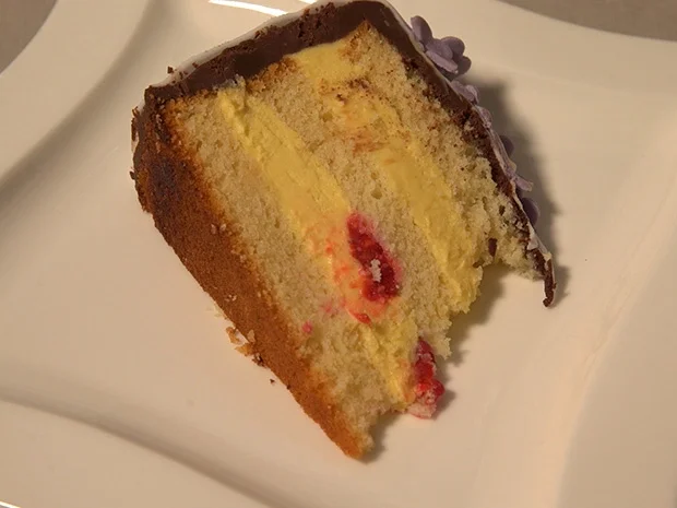 Rezept: Veilchentorte mit beurre de mangue Bild Nr. 2 Veilchentorte mit beurre de mangue - Rezept - Bild Nr. 2