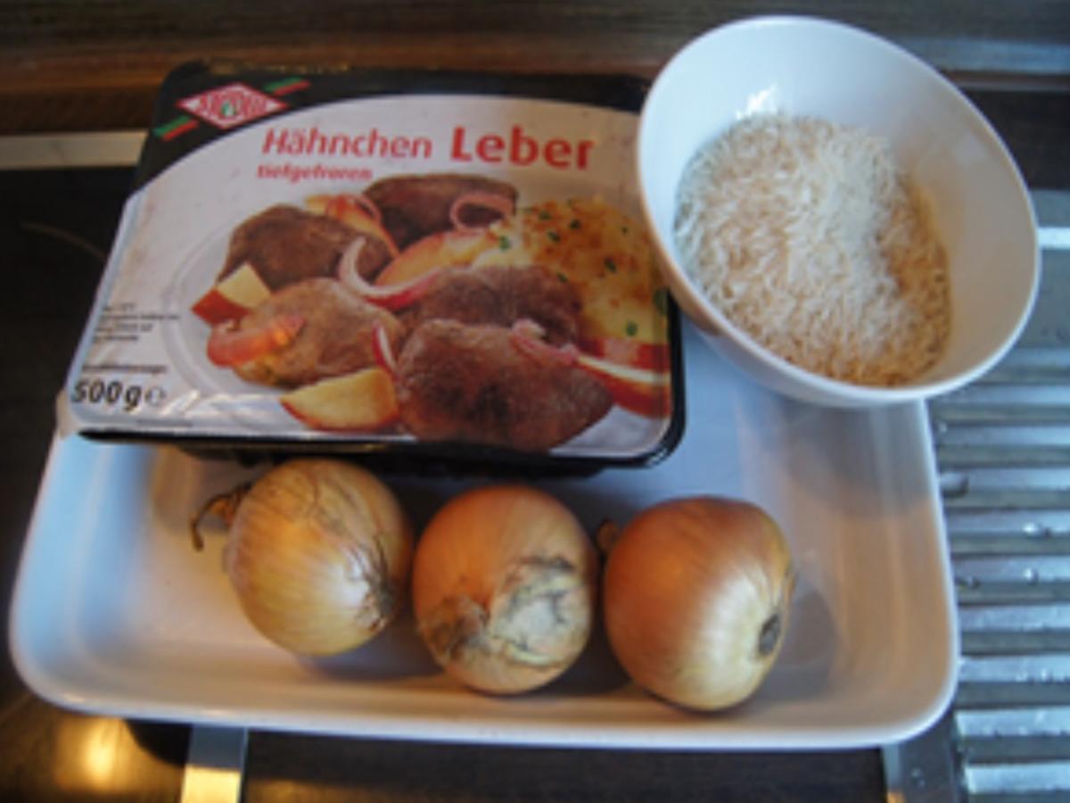 Herzhafte Hähnchenleber mit Zwiebeln im Wok und gelber Basmatireis - Rezept - Bild Nr. 3
