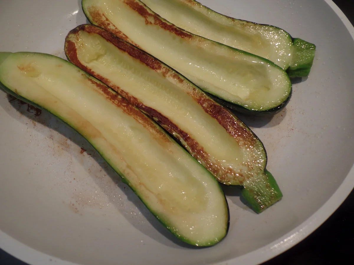 Gefüllte Zucchini Orientalisch - Rezept - Bild Nr. 11872