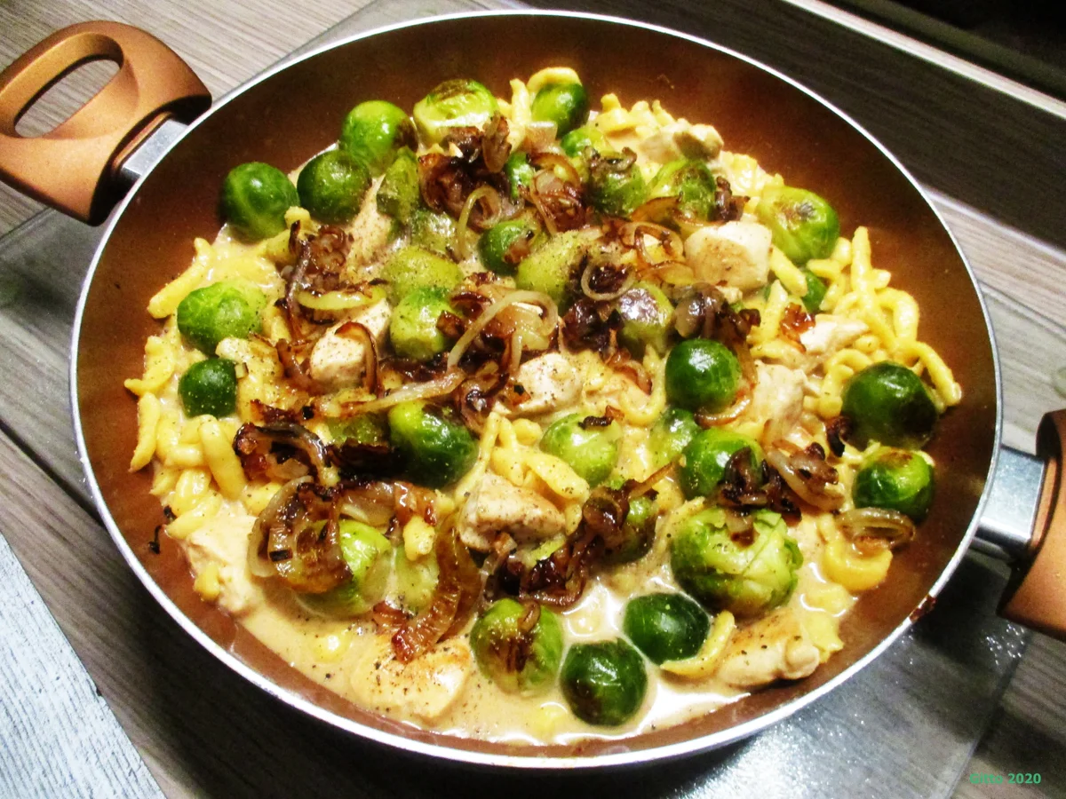 Rezept: Hähnchen trifft Rosenkohl und Spätzle Bild Nr. 2 Hähnchen trifft Rosenkohl und Spätzle - Rezept - Bild Nr. 2