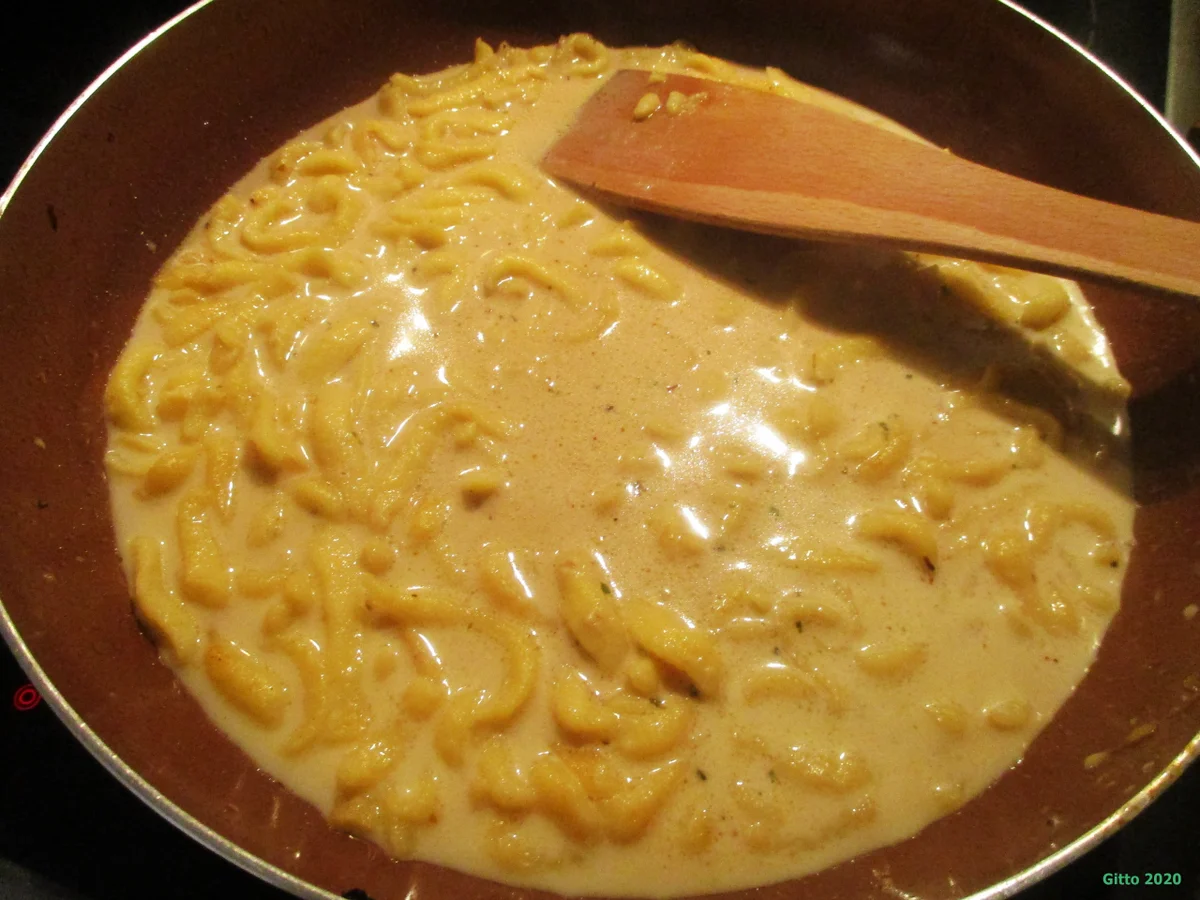 Rezept: Hähnchen trifft Rosenkohl und Spätzle Bild Nr. 7 Hähnchen trifft Rosenkohl und Spätzle - Rezept - Bild Nr. 7