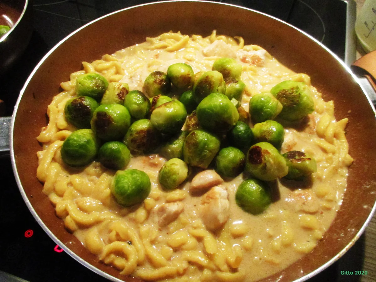 Rezept: Hähnchen trifft Rosenkohl und Spätzle Bild Nr. 9 Hähnchen trifft Rosenkohl und Spätzle - Rezept - Bild Nr. 9