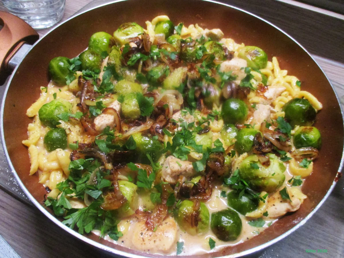 Rezept: Hähnchen trifft Rosenkohl und Spätzle Bild Nr. 10 Hähnchen trifft Rosenkohl und Spätzle - Rezept - Bild Nr. 10