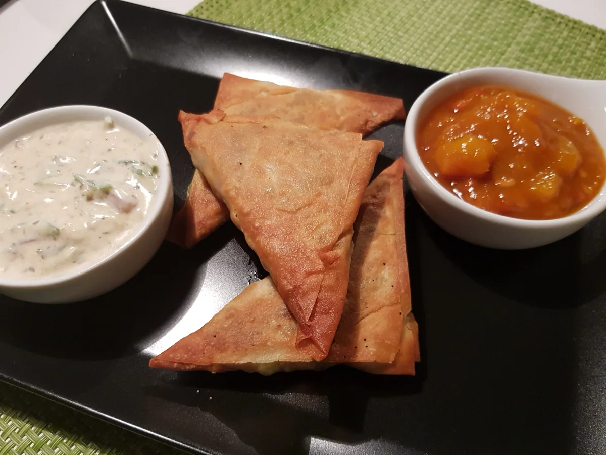 Samosas mit Hackfüllung und Dips - Rezept - Bild Nr. 11868