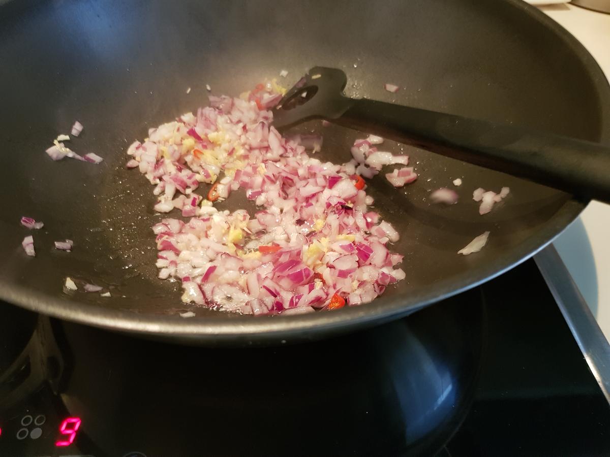 Samosas mit Hackfüllung und Dips - Rezept - Bild Nr. 11879