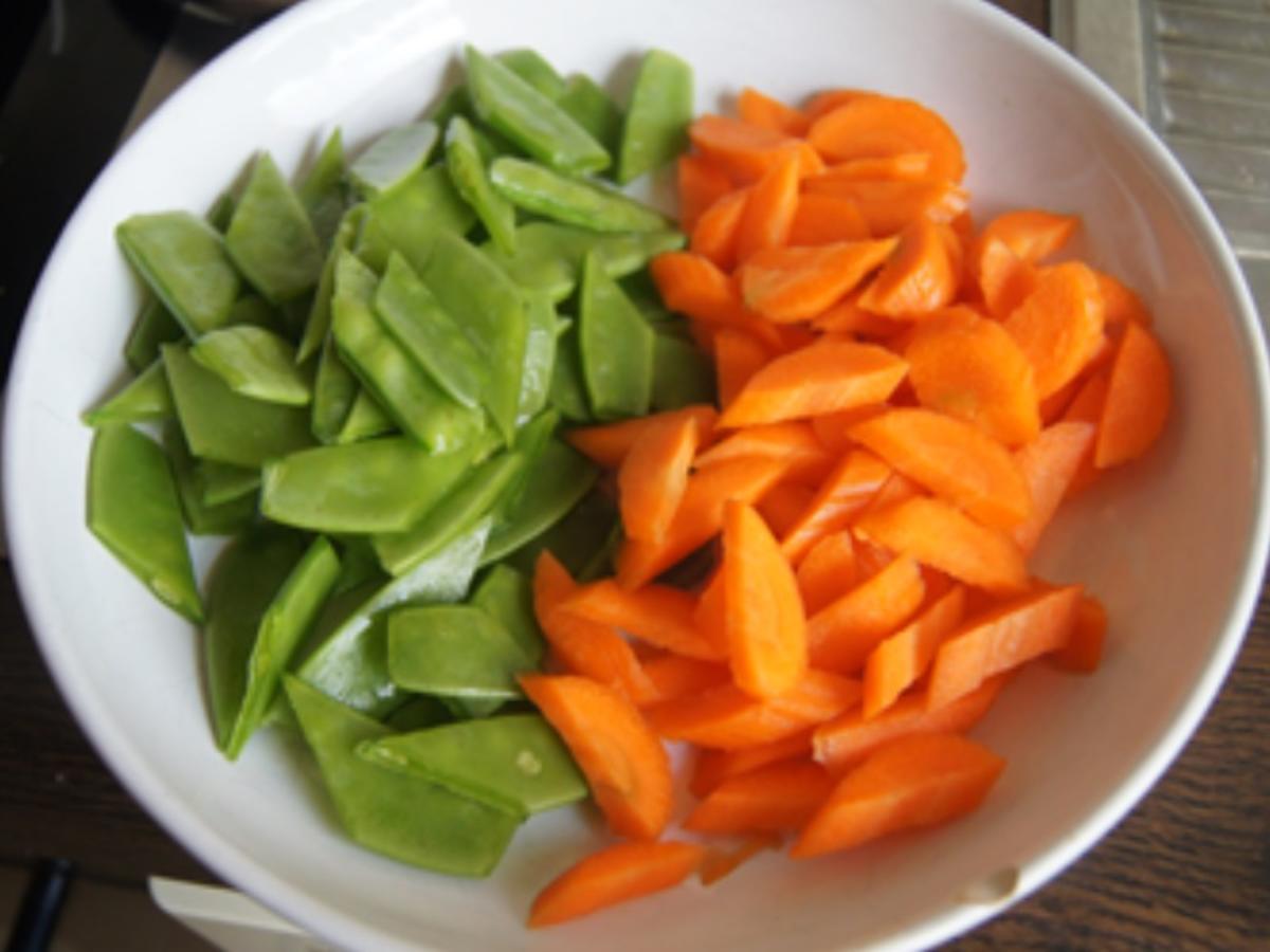 Paniertes Alaska Seelachsfilet mit Gemüse aus dem Wok und Sellerie-Kartoffel-Stampf - Rezept - Bild Nr. 8