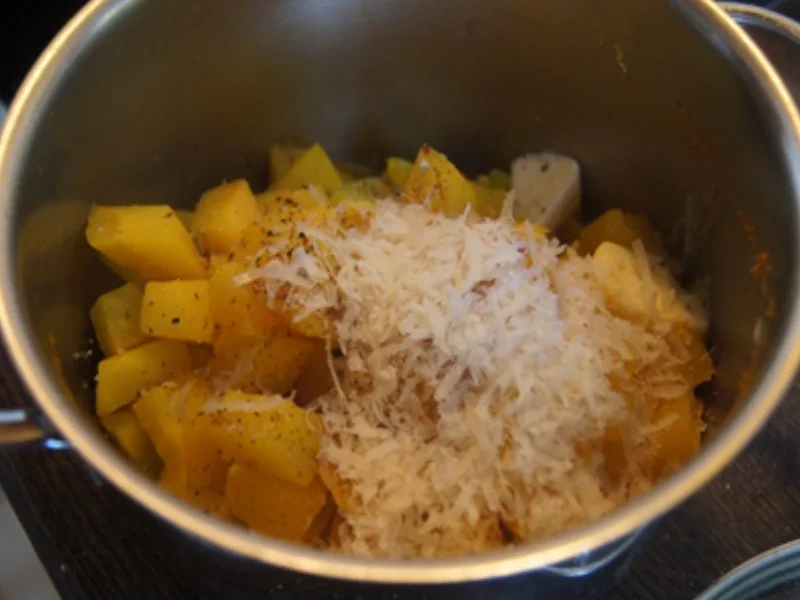 Paniertes Alaska Seelachsfilet mit Gemüse aus dem Wok und Sellerie-Kartoffel-Stampf - Rezept - Bild Nr. 15