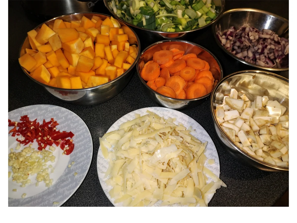 Rezept: BiNe` S KÜRBIS LAUCHSUPPE Bild Nr. 2 BiNe` S KÜRBIS LAUCHSUPPE - Rezept - Bild Nr. 2