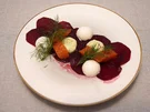 Rezept: Selbst gebeizte Lachsforelle auf Rote Beete-Bett an Meerrettich Panna Cotta und Honig-Senf Bild Nr. 2 Selbst gebeizte Lachsforelle auf Rote Beete-Bett an Meerrettich Panna Cotta und Honig-Senf - Rezept - Bild Nr. 2