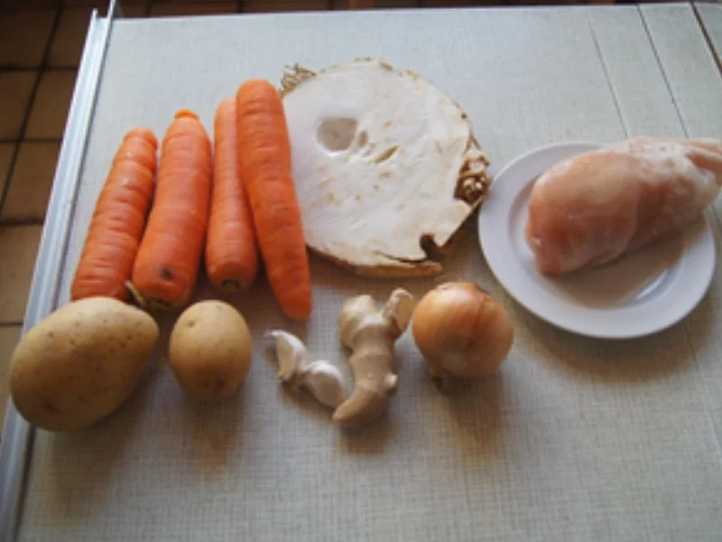 Möhrencremesuppe mit Hähnchenbrustfiletspießen - Rezept - Bild Nr. 3