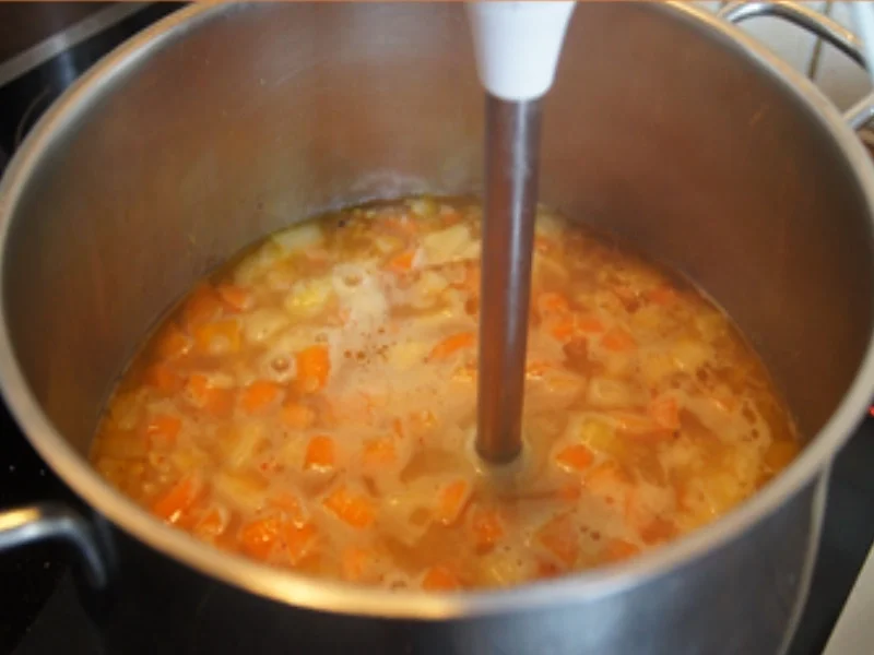 Möhrencremesuppe mit Hähnchenbrustfiletspießen - Rezept - Bild Nr. 10