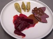 Hirsch, Pilz-Maronen-Potsticker & geschmorte Bete - Rezept - Bild Nr. 2