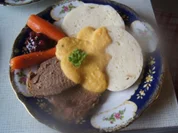 Tafelspitz mit Sauce à la Svieckova, Böhmschen Knödeln , Honig-Möhren und Preisebeeren - Rezept - Bild Nr. 2