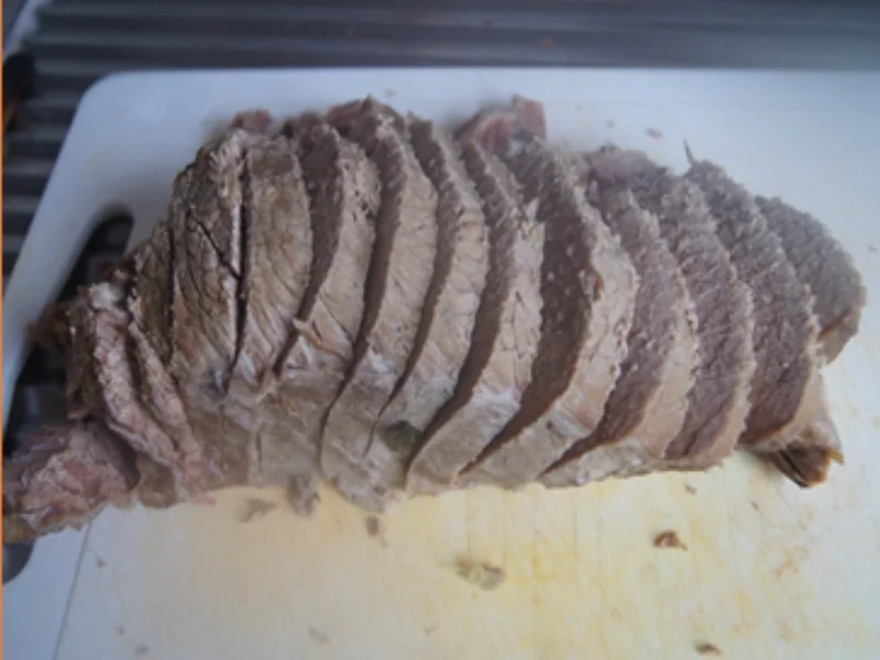 Tafelspitz mit Sauce à la Svieckova, Böhmschen Knödeln , Honig-Möhren und Preisebeeren - Rezept - Bild Nr. 8