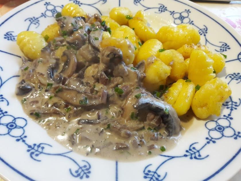 Rahm-Champignons mit Gnocchi - Rezept mit Bild - kochbar.de Rahm-Champignons mit Gnocchi - Rezept mit Bild - kochbar.de