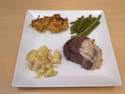 Rinderfilet mit weißer Pfefferrahmsoße, Reibeplätzchen, Rahmspitzkohl und Butterböhnchen - Rezept - Bild Nr. 11911