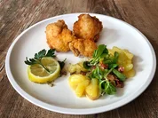 Backhendl mit Vogerl-Kartoffelsalat (Marianne und Michael) - Rezept - Bild Nr. 2