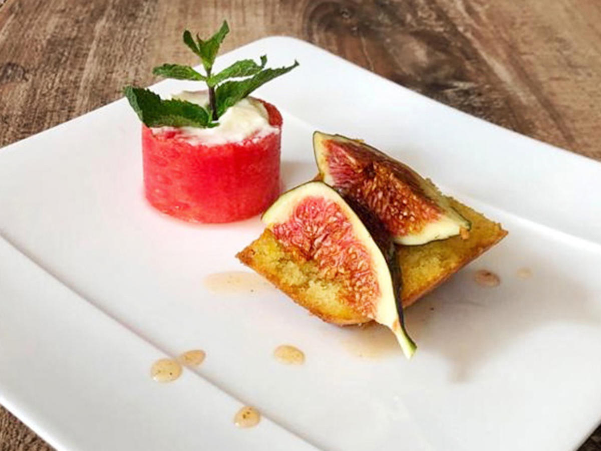 Ravani (Griechischer Grießkuchen) mit Feige und Wassermelone (Chryssanthi Kavazi) - Rezept - Bild Nr. 2