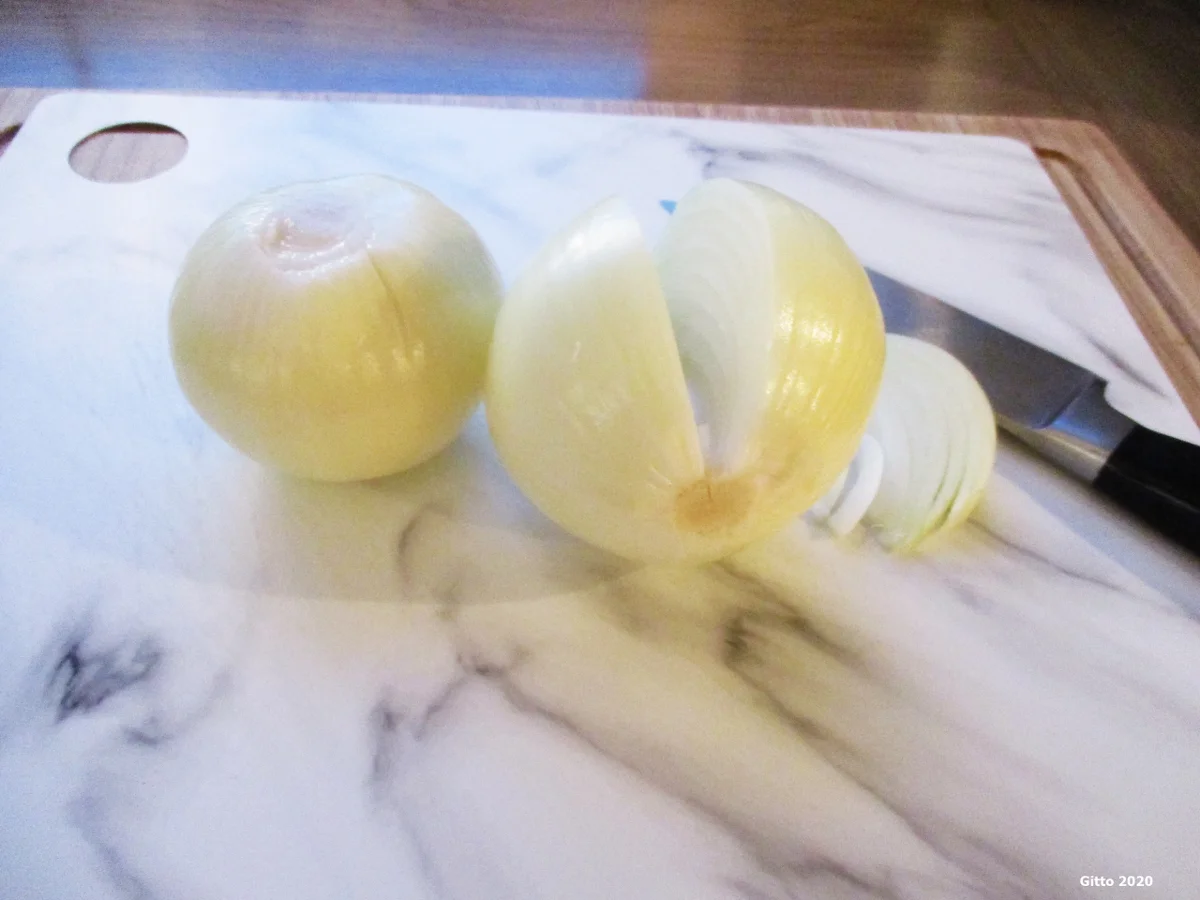 Gemüsezwiebel-Röllchen mit Hack und Reis - Rezept - Bild Nr. 3