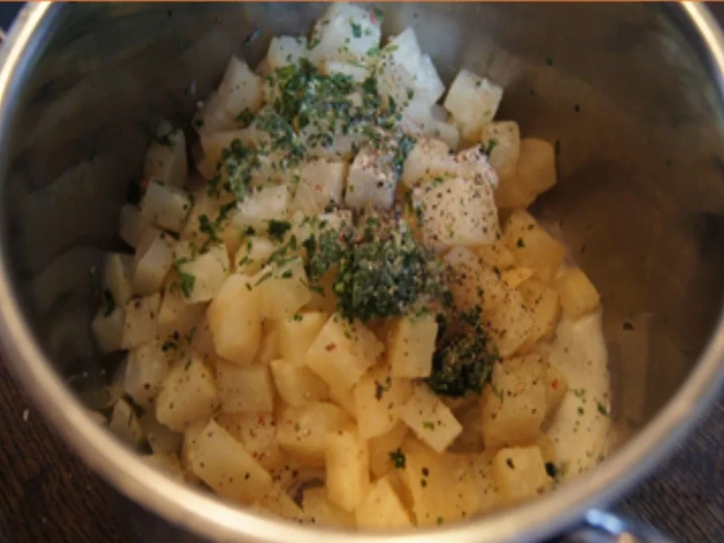 Alaska Seelachsfilet mit Selleriestampf und gerösteten Paprika - Rezept - Bild Nr. 12